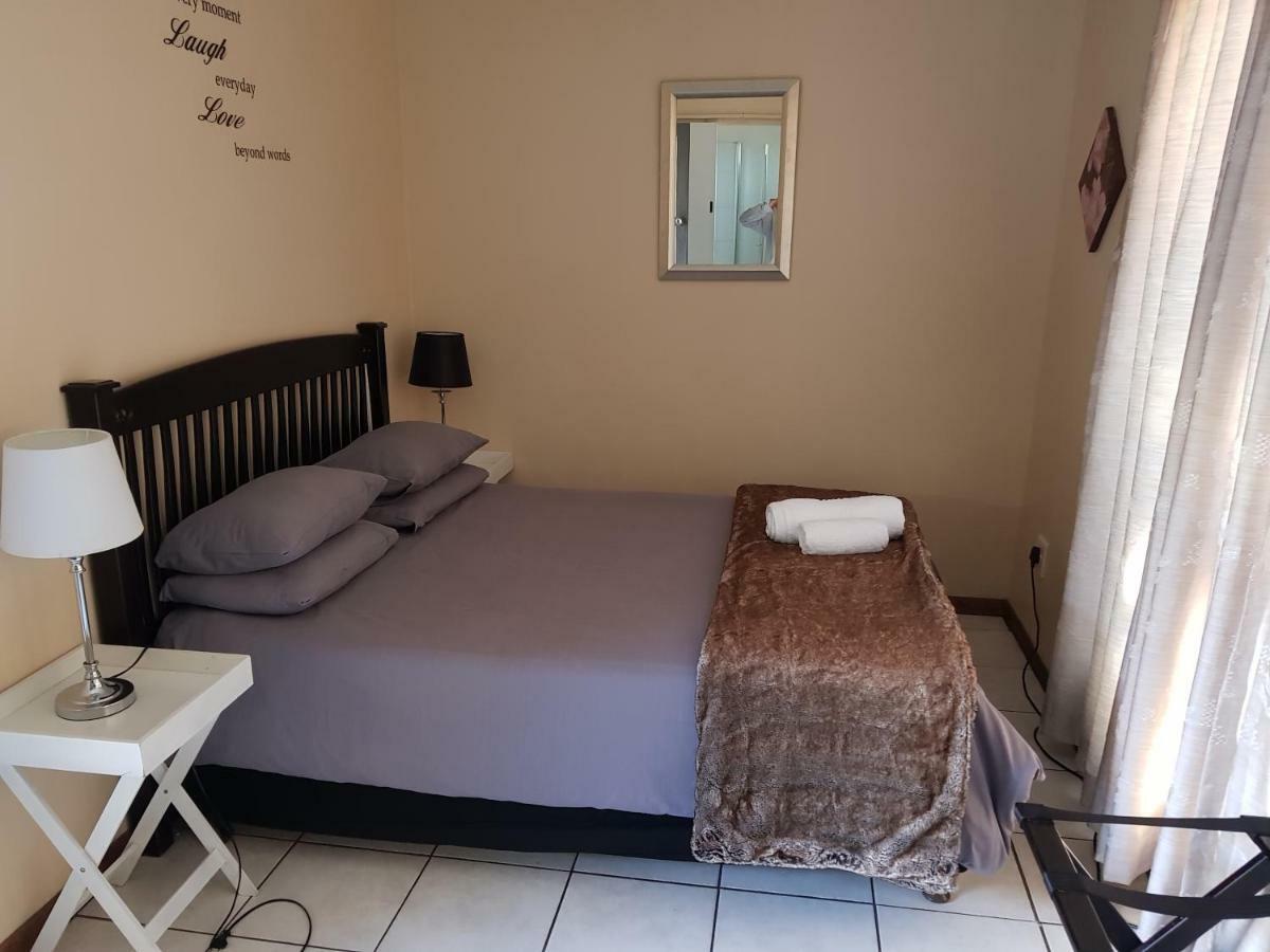 Kgosi Lodge Кимбърли Екстериор снимка
